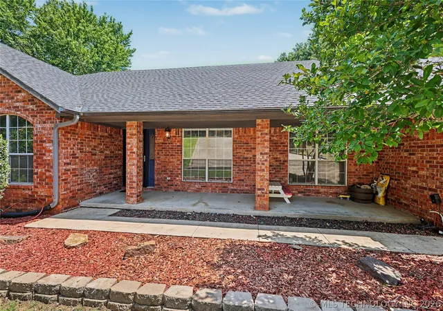 Photo 3 of Single family home for sale at 17094 W 795 Road, Tahlequah, OK 74464 | MLS# 2625194 | Listing updated on 2026-09-02