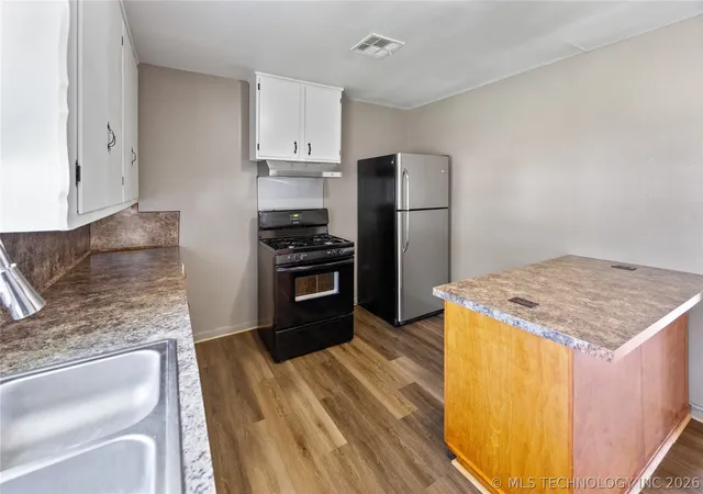 Photo 4 of Single family home for sale at 800 NW 2nd Street, Wagoner, OK 74467 | MLS# 2625210 | Listing updated on 2026-09-14