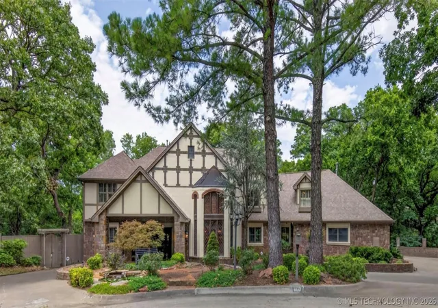 Photo 2 of Single family home for sale at 600 Brookhollow Ct, Bartlesville, OK 74006 | MLS# 2623804 | Listing updated on 2026-09-14
