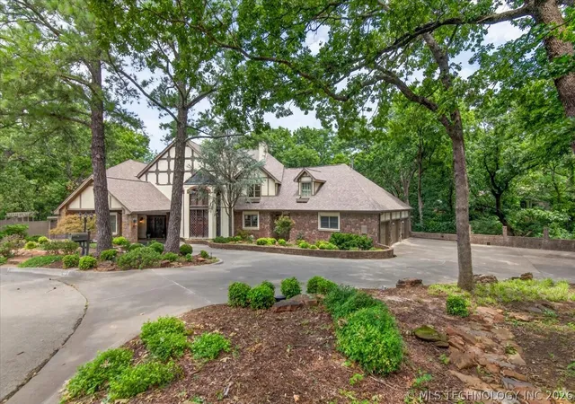 Photo 3 of Single family home for sale at 600 Brookhollow Ct, Bartlesville, OK 74006 | MLS# 2623804 | Listing updated on 2026-10-07