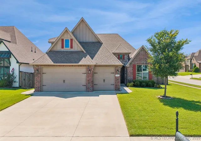 Photo 1 of Single family home for sale at 824 N 88th Street, Broken Arrow, OK 74014 | MLS# 2625055 | Listing updated on 2026-09-14