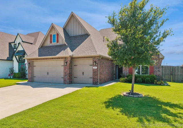 Photo 3 of Single family home for sale at 824 N 88th Street, Broken Arrow, OK 74014 | MLS# 2625055 | Listing updated on 2026-09-14