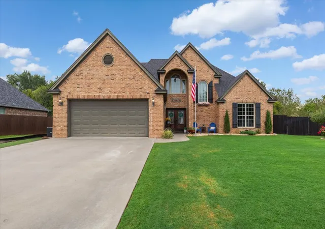 Photo 3 of Single family home for sale at 1002 Beretta Blvd, Durant, OK 74701 | MLS# 2625230 | Listing updated on 2026-09-14