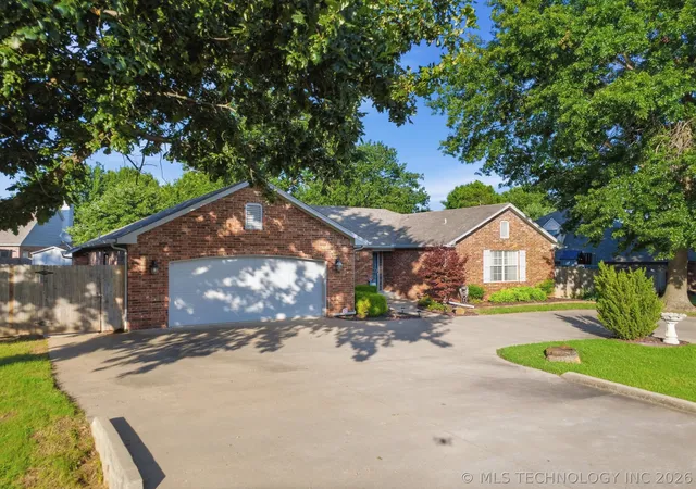Photo 2 of Single family home for sale at 9867 S Maybelle Ave, Jenks, OK 74037 | MLS# 2625070 | Listing updated on 2026-08-30