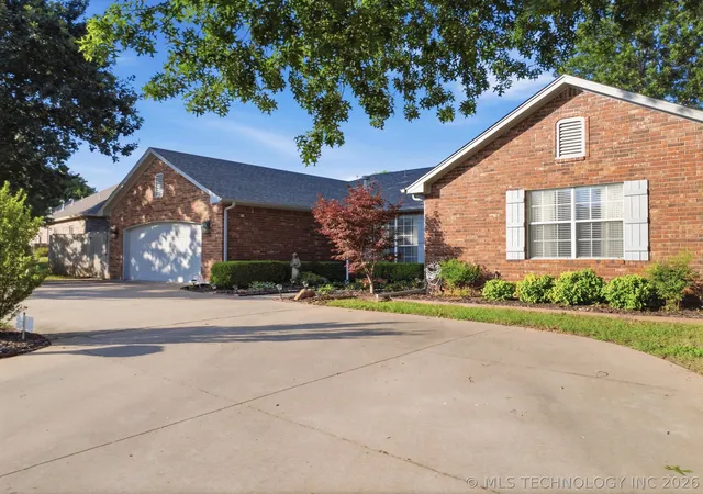 Photo 3 of Single family home for sale at 9867 S Maybelle Ave, Jenks, OK 74037 | MLS# 2625070 | Listing updated on 2026-08-30