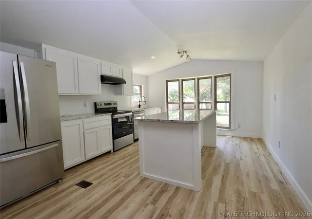 Photo 3 of Manufactured home for sale at 506 Five Lakes Dr, Sulphur, OK 73086 | MLS# 2625038 | Listing updated on 2026-09-11