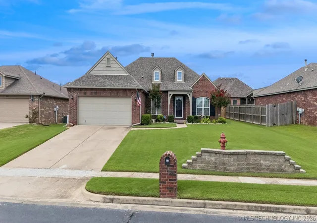 Photo 2 of Single family home for sale at 1013 Midway Rd, Claremore, OK 74019 | MLS# 2625299 | Listing updated on 2026-09-01