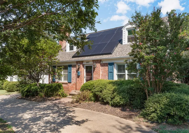 Photo 1 of Single family home for sale at 2617 E 18th Street, Tulsa, OK 74104 | MLS# 2624450 | Listing updated on 2026-09-14