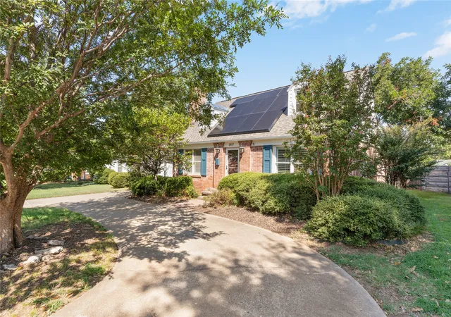 Photo 3 of Single family home for sale at 2617 E 18th Street, Tulsa, OK 74104 | MLS# 2624450 | Listing updated on 2026-09-14