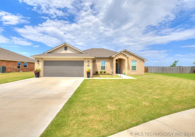 Photo 1 of Single family home for sale at 14956 S Oak St, Glenpool, OK 74033 | MLS# 2618683 | Listing updated on 2026-08-31