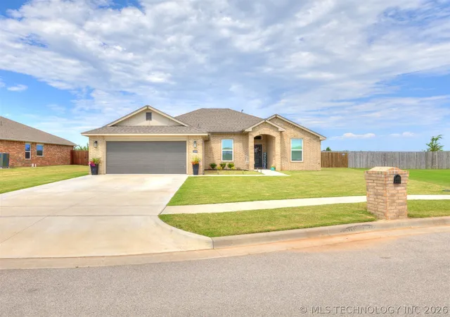 Photo 4 of Single family home for sale at 14956 S Oak St, Glenpool, OK 74033 | MLS# 2618683 | Listing updated on 2026-08-31