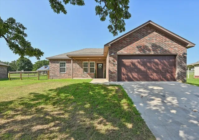 Photo 1 of Single family home for sale at 800 Grand Pl, Mannford, OK 74044 | MLS# 2625309 | Listing updated on 2026-09-14