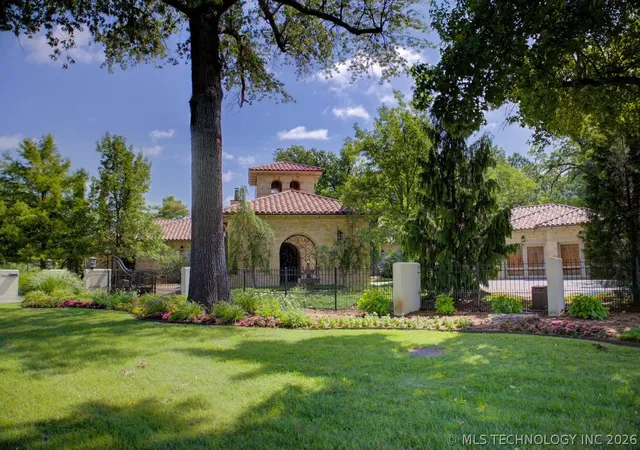 Photo 1 of Sale Pending at 2883 S Florence Ave, Tulsa, OK 74114 | MLS# 2625285 | Listing updated on 2026-09-14