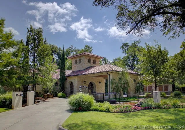 Photo 2 of Sale Pending at 2883 S Florence Ave, Tulsa, OK 74114 | MLS# 2625285 | Listing updated on 2026-09-14
