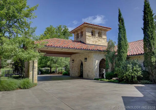 Photo 3 of Sale Pending at 2883 S Florence Ave, Tulsa, OK 74114 | MLS# 2625285 | Listing updated on 2026-09-14