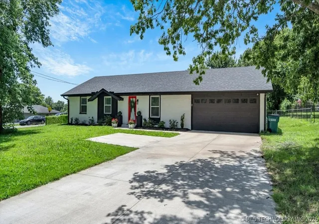 Photo 2 of Single family home for sale at 7262 S 33rd Westavenue, Tulsa, OK 74132 | MLS# 2625137 | Listing updated on 2026-09-13