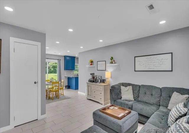Photo 3 of Single family home for sale at 7262 S 33rd Westavenue, Tulsa, OK 74132 | MLS# 2625137 | Listing updated on 2026-09-13