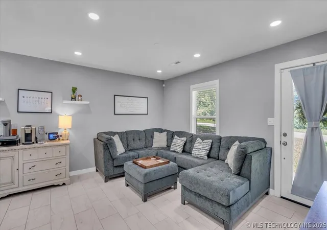 Photo 3 of Single family home for sale at 7262 S 33rd Westavenue, Tulsa, OK 74132 | MLS# 2625137 | Listing updated on 2026-09-13