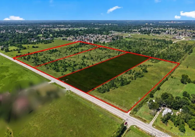 Photo 1 of Sale Pending at 1 Bison Rd, Bartlesville, OK 74006 | MLS# 2624811 | Listing updated on 2026-08-31