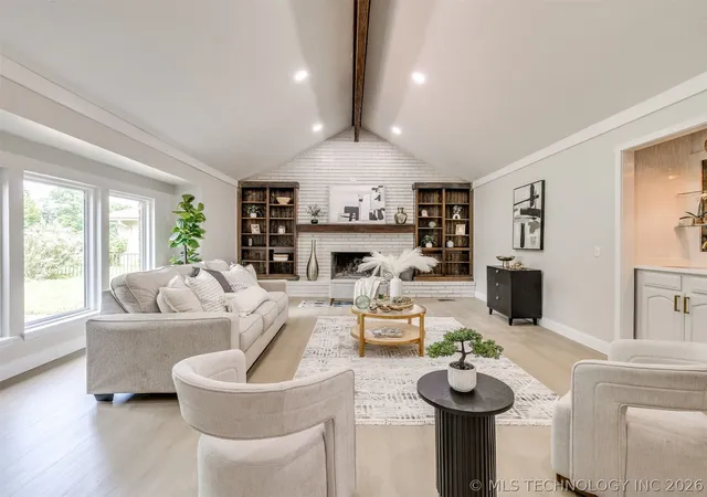 Photo 3 of Single family home for sale at 826 Lynwood Ln, Broken Arrow, OK 74011 | MLS# 2623484 | Listing updated on 2026-09-03