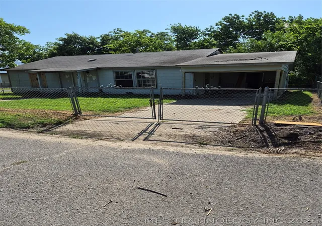 Photo 3 of Sale Pending at 503 N Broadway, Checotah, OK 74426 | MLS# 2625438 | Listing updated on 2026-09-08