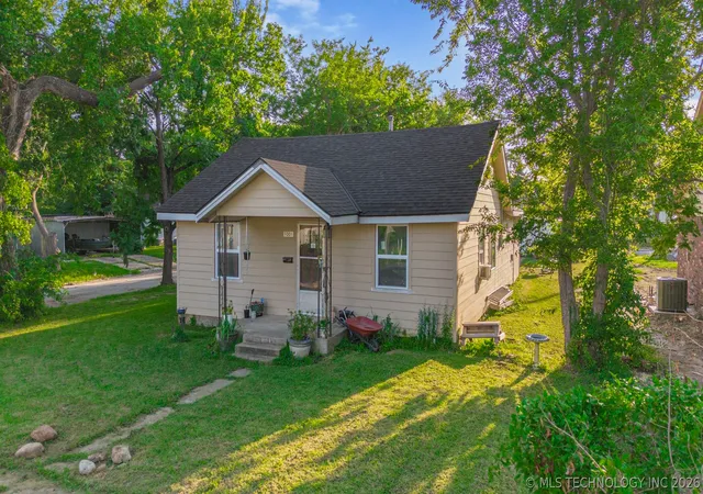 Photo 3 of Sale Pending at 1001 N Choctaw St, Dewey, OK 74029 | MLS# 2625279 | Listing updated on 2026-09-23
