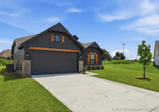 Photo 2 of Single family home for sale at 9537 E 131st Place S, Bixby, OK 74008 | MLS# 2623375 | Listing updated on 2026-08-31
