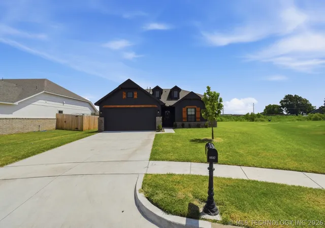 Photo 3 of Single family home for sale at 9537 E 131st Place S, Bixby, OK 74008 | MLS# 2623375 | Listing updated on 2026-08-31