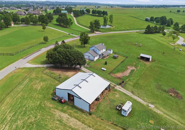 Photo 1 of Single family home for sale at 17817 N Louisville Ave, Skiatook, OK 74070 | MLS# 2625248 | Listing updated on 2026-08-31