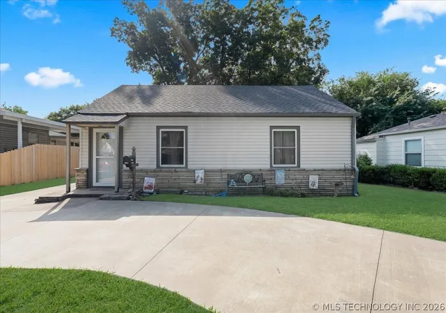 Photo 1 of Single family home for sale at 2131 S Oswego Ave, Tulsa, OK 74114 | MLS# 2625513 | Listing updated on 2026-09-14