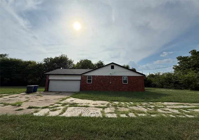 Photo 3 of Single family home for sale at 1146 E 50th Place N, Tulsa, OK 74126 | MLS# 2625500 | Listing updated on 2026-09-01