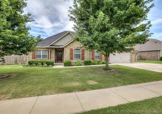 Photo 1 of Single family home for sale at 5507 Nottingham Pl, Bartlesville, OK 74006 | MLS# 2623691 | Listing updated on 2026-08-31