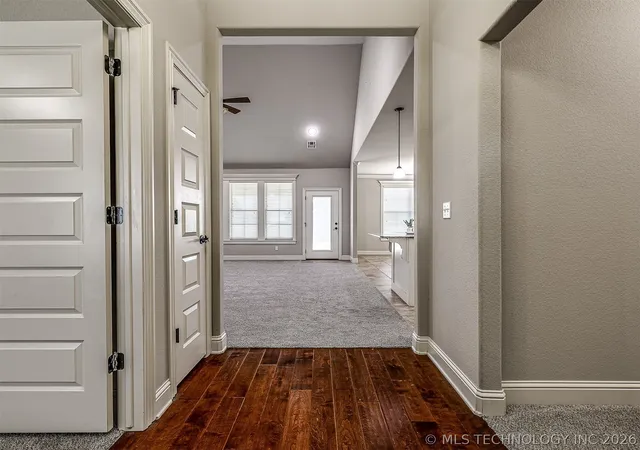 Photo 3 of Single family home for sale at 5507 Nottingham Pl, Bartlesville, OK 74006 | MLS# 2623691 | Listing updated on 2026-08-31