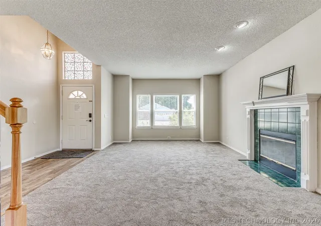 Photo 2 of Single family home for sale at 516 S Laurel Ave, Broken Arrow, OK 74012 | MLS# 2625582 | Listing updated on 2026-09-14