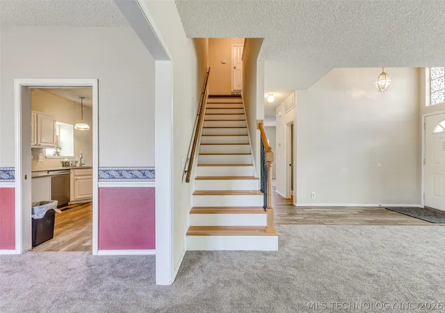 Photo 4 of Single family home for sale at 516 S Laurel Ave, Broken Arrow, OK 74012 | MLS# 2625582 | Listing updated on 2026-09-14