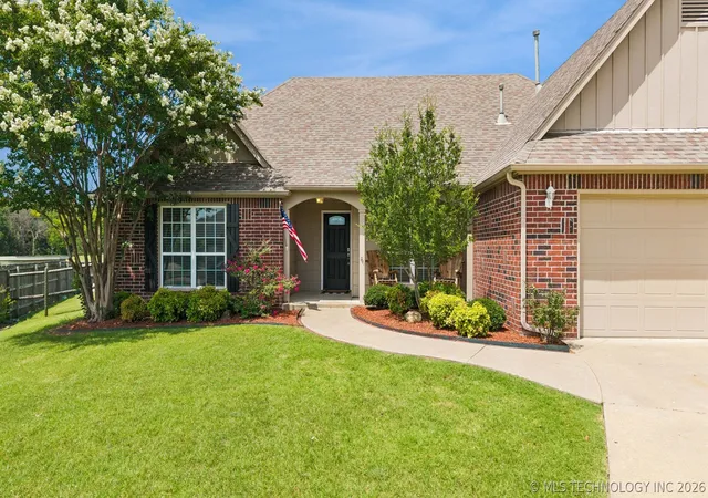 Photo 3 of Single family home for sale at 8509 N 100th Eastavenue, Owasso, OK 74055 | MLS# 2625666 | Listing updated on 2026-09-27