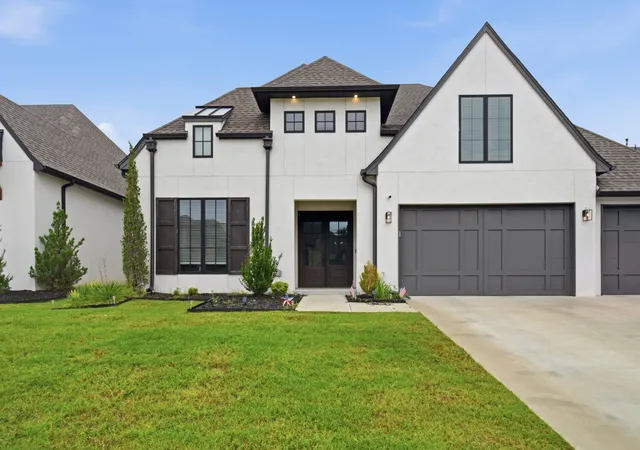 Photo 1 of Single family home for sale at 16817 E 43rd Street S, Tulsa, OK 74134 | MLS# 2625149 | Listing updated on 2026-08-31