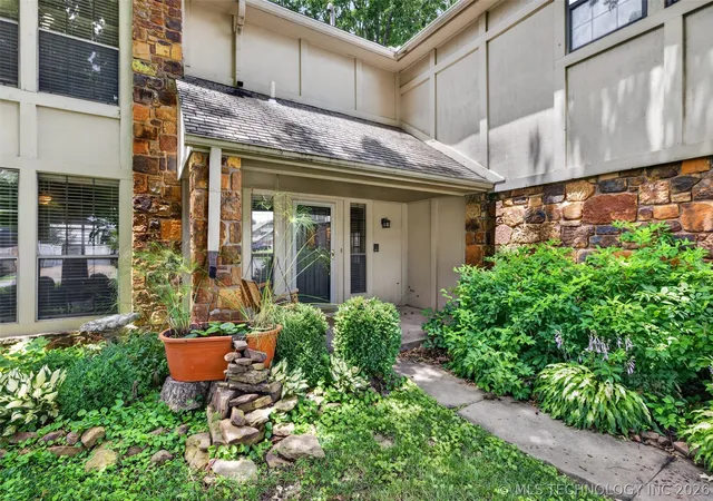 Photo 3 of Single family home for sale at 8712 S 77th Eastplace, Tulsa, OK 74133 | MLS# 2625684 | Listing updated on 2026-09-13
