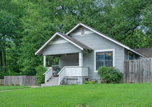 Photo 1 of Single family home for sale at 1103 North 5th, Durant, OK 74701 | MLS# 2625547 | Listing updated on 2026-09-08