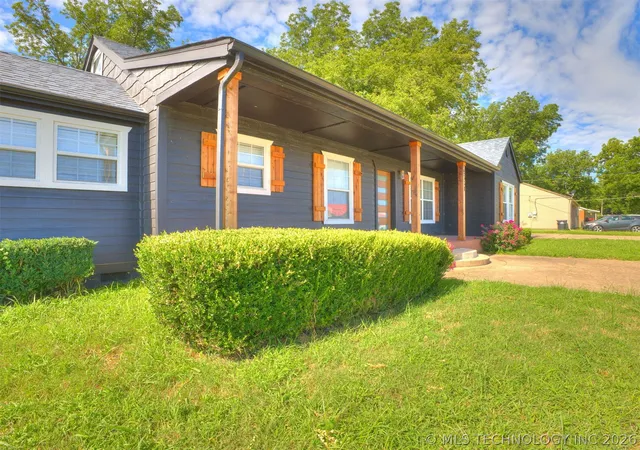 Photo 3 of Single family home for sale at 5770 W 41st Street, Tulsa, OK 74107 | MLS# 2625677 | Listing updated on 2026-09-07