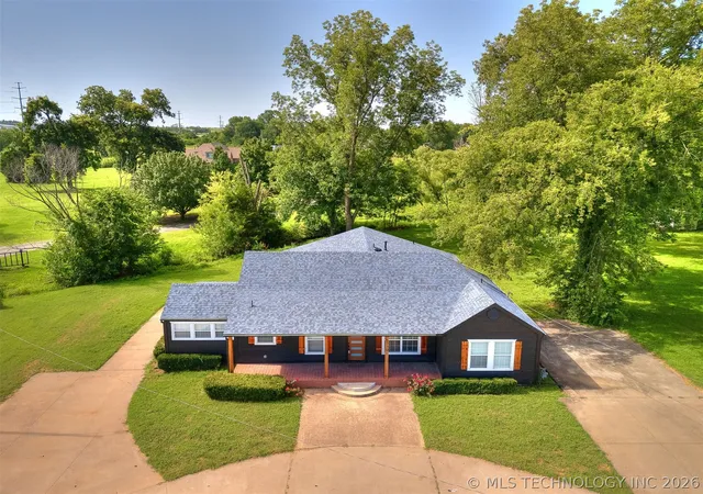 Photo 3 of Single family home for sale at 5770 W 41st Street, Tulsa, OK 74107 | MLS# 2625677 | Listing updated on 2026-09-07