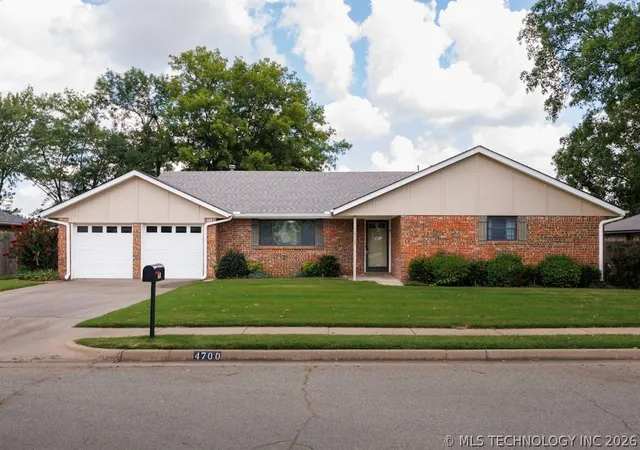 Photo 2 of Sale Pending at 4700 Clearview Dr, Bartlesville, OK 74006 | MLS# 2625600 | Listing updated on 2026-09-02