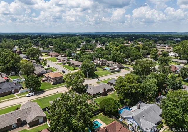 Photo 55 of Sale Pending at 4700 Clearview Dr, Bartlesville, OK 74006 | MLS# 2625600 | Listing updated on 2026-09-02