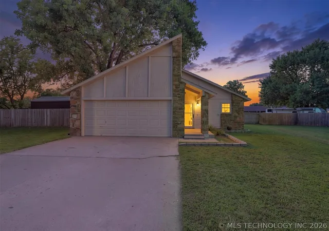 Photo 2 of Single family home for sale at 13406 S 89th Eastavenue, Bixby, OK 74008 | MLS# 2625702 | Listing updated on 2026-09-11