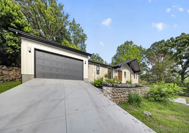Photo 3 of Single family home for sale at 7725 S Quebec Ave, Tulsa, OK 74136 | MLS# 2625444 | Listing updated on 2026-09-02