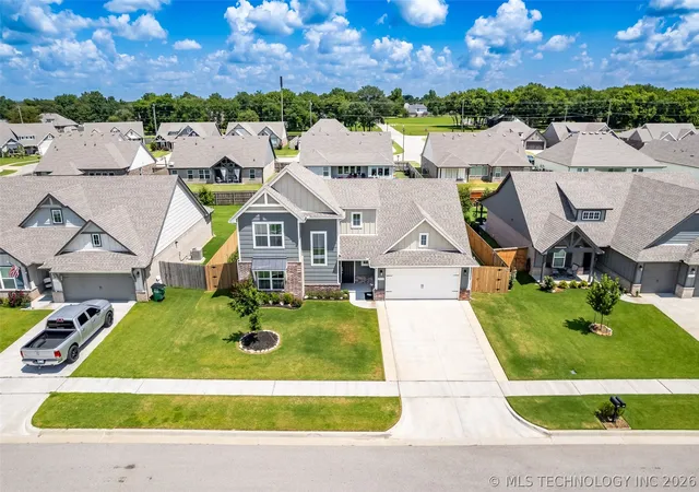 Photo 2 of Single family home for sale at 15711 E 75th Street, Owasso, OK 74055 | MLS# 2625678 | Listing updated on 2026-08-31