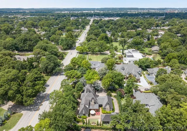 Photo 3 of Sale Pending at 4033 S Xanthus Ave, Tulsa, OK 74105 | MLS# 2625920 | Listing updated on 2026-09-02