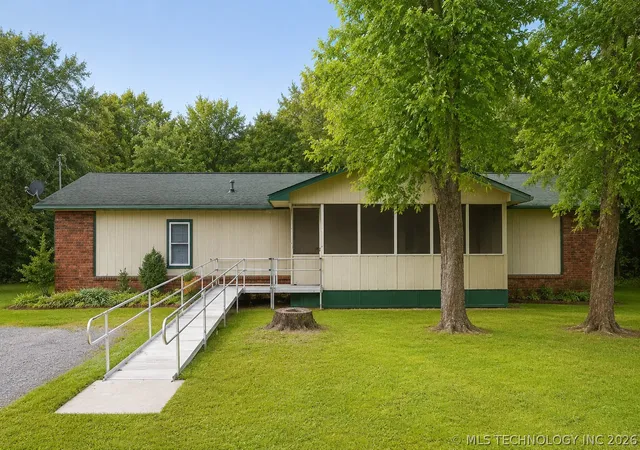 Single family home for sale at 27697 Rock Crk, Shady Point, OK 74956 | MLS# 2625942