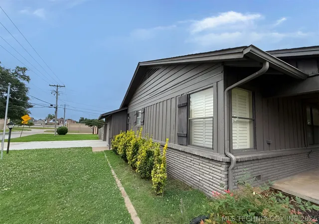 Photo 3 of Sale Pending at 4050 E 49th Street, Tulsa, OK 74135 | MLS# 2625976 | Listing updated on 2026-09-13