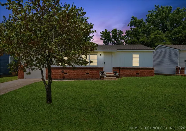 Photo 4 of Single family home for sale at 1921 W 49th Street, Tulsa, OK 74107 | MLS# 2625913 | Listing updated on 2026-09-07
